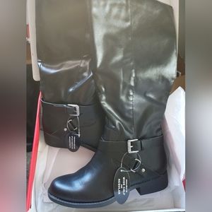 New Black Boots sz 8 from Macy's